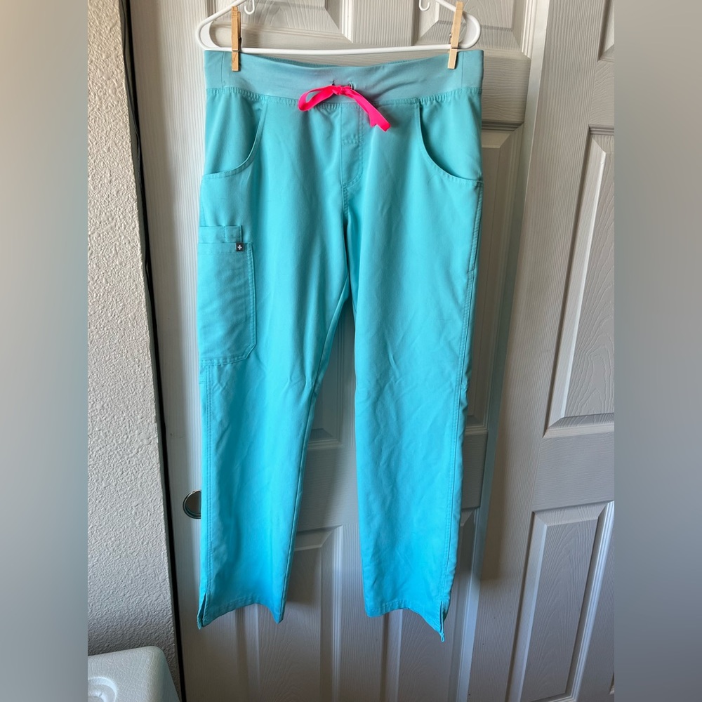 Womens Figs Scrubs Kade Cargo Pant in Neon Blue Size M